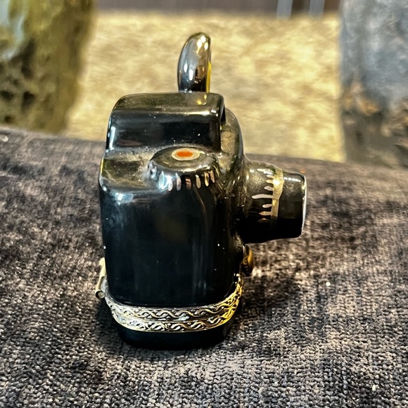 Limoges camera with a roll of film painted inside - Picture 4 of 6